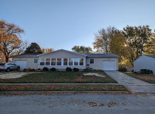 1512 Pine St, Sycamore, IL 60178