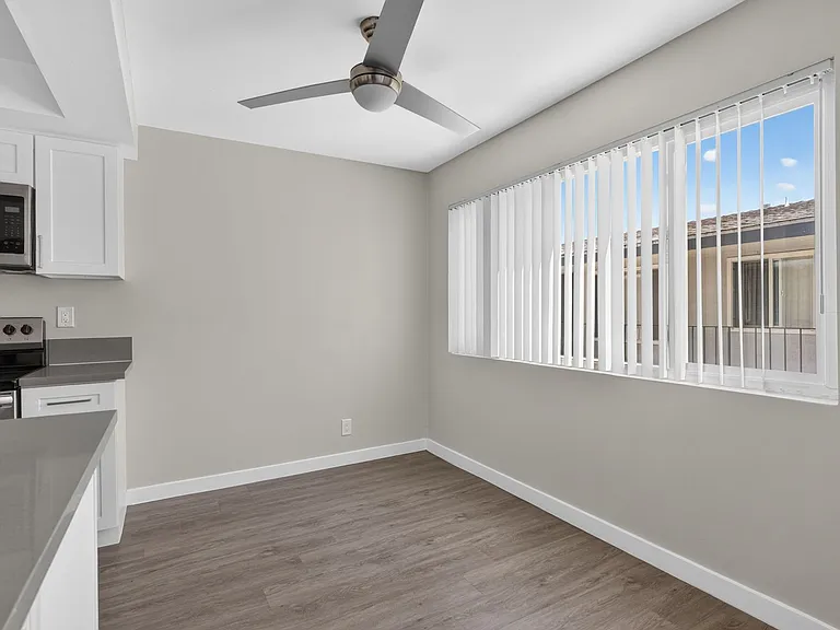 425 Coronado Ave — Photo 23
