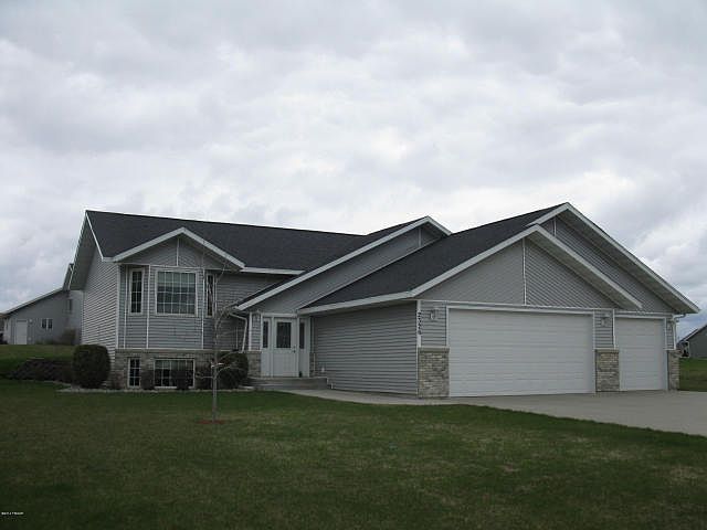 1st image of 2326 Hillcrest Ln
