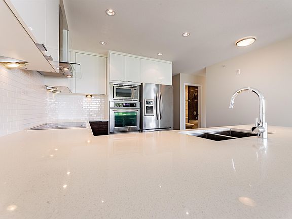 5th image of 15747 Marine Dr