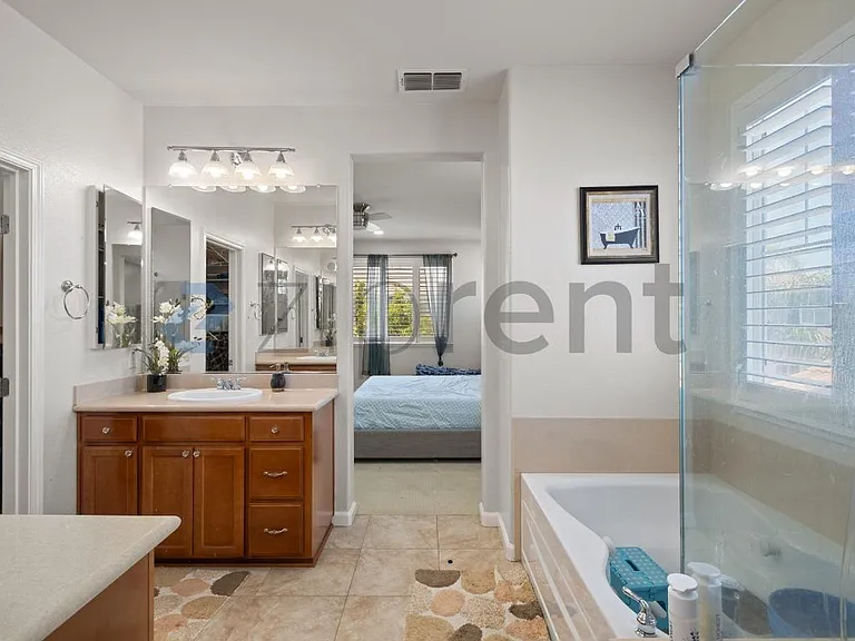633 Farrington St — Photo 25