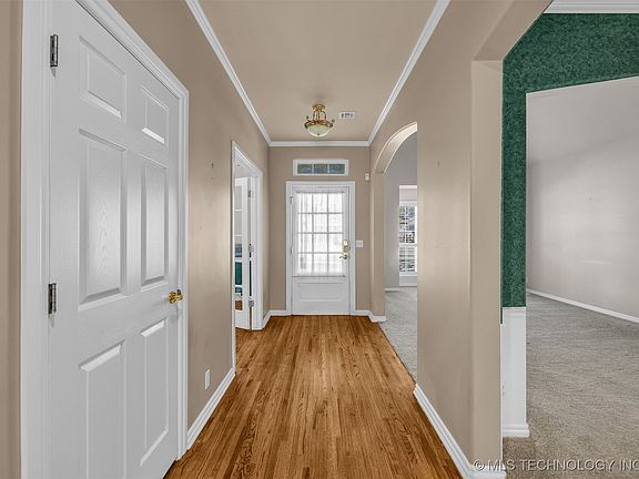 4th image of 3407 W Urbana St