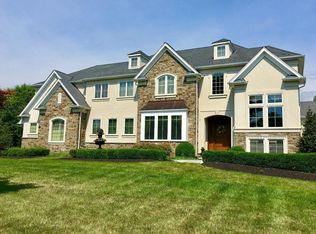 2 Greenbriar Cir, Newtown, PA