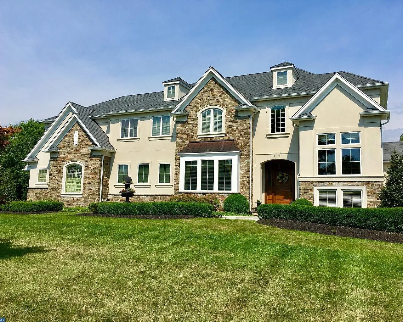 2 Greenbriar Cir photo 1