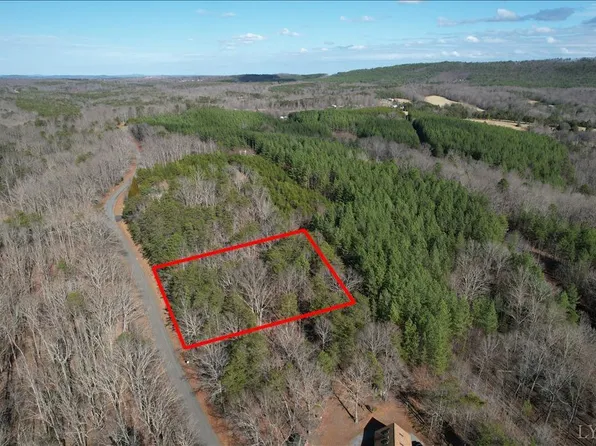 2540 Marina Dr, Gretna, VA 24557