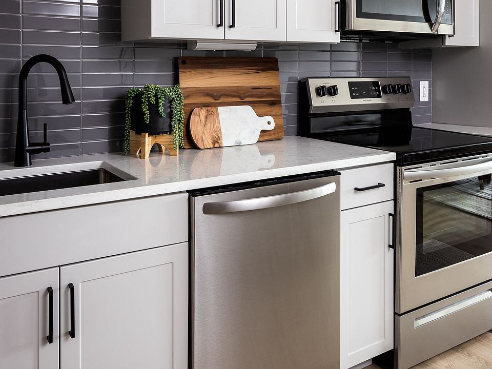 1 Bedroom Kitchen with stainless appliances and granite countertops