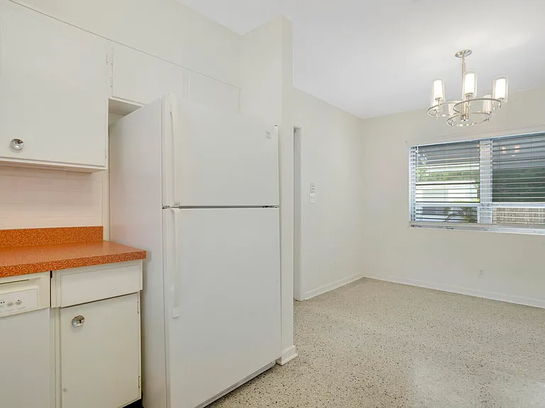 3410 Poinsettia Ave — Photo 8