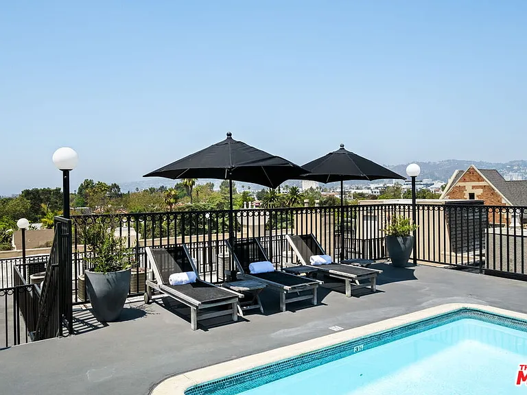 585 N Rossmore Ave #506 — Photo 9