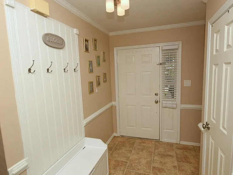 5181 Eagle Run Rd — Photo 14