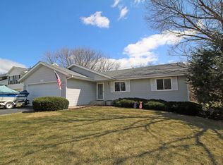 105 Heath Cliff Dr SE, Poplar Grove, IL 61065