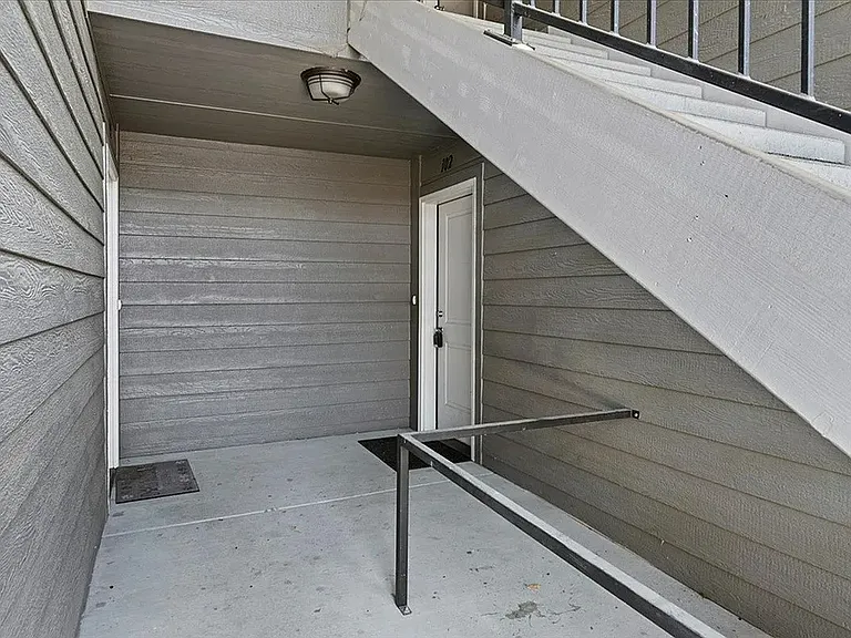 WhistleStop Apartments — Photo 55