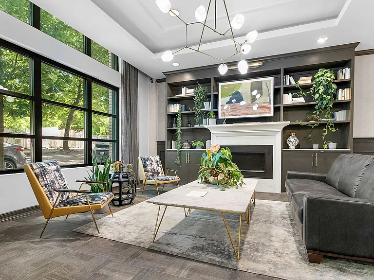 11 Marche Apartments — Photo 25