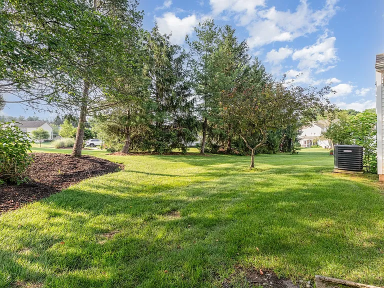 660 Springhouse Ln — Photo 25