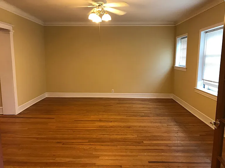 2314 E Wyoming Pl — Photo 4