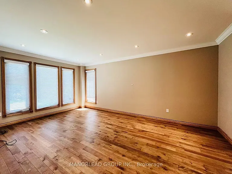 42 Metropolitan Cres — Photo 8