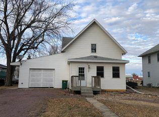 108 W Mill Rd, Lakefield, MN 56150