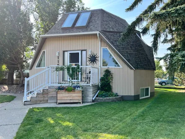 115 N Iroquois Cres W, Lethbridge, AB T1K 5J3
