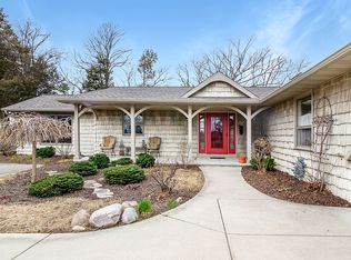 4641 Esther Ln, Green Bay, WI 54311