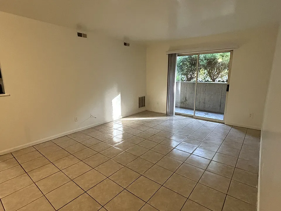 162 Richardson Pl #4