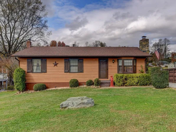 6216 Newport Dr, Lynchburg, VA 24502