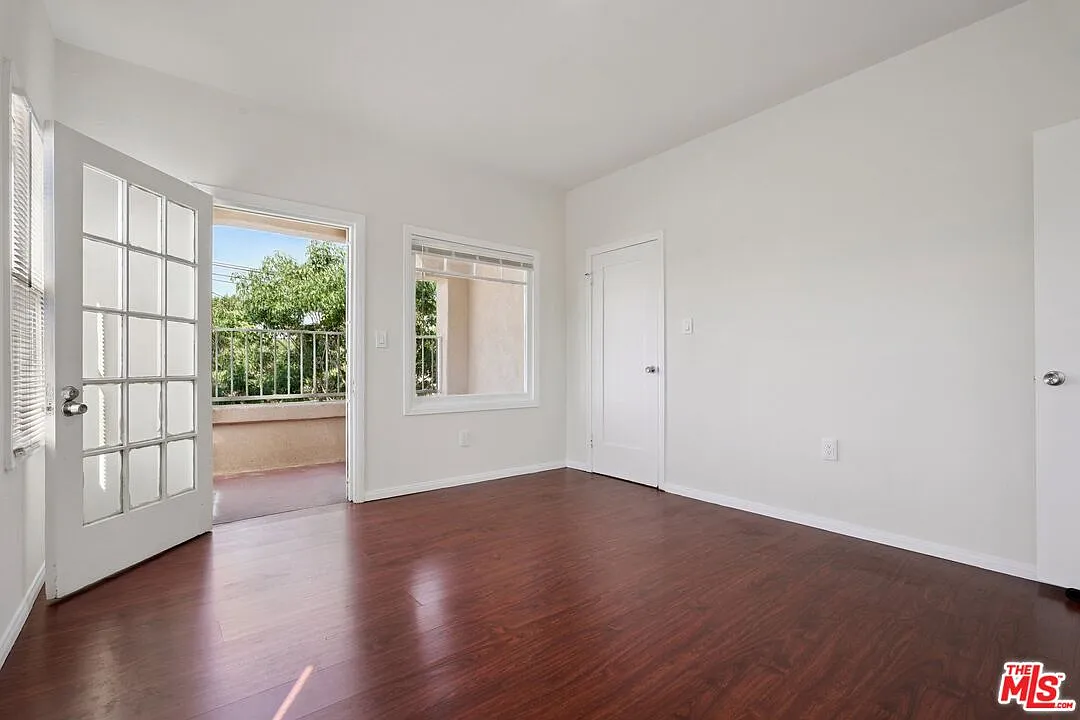 2 bed, 1.0 bath, 900 sqft, $2,150 — Photo 1