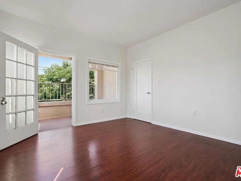 1464 3/4 W 35th Pl