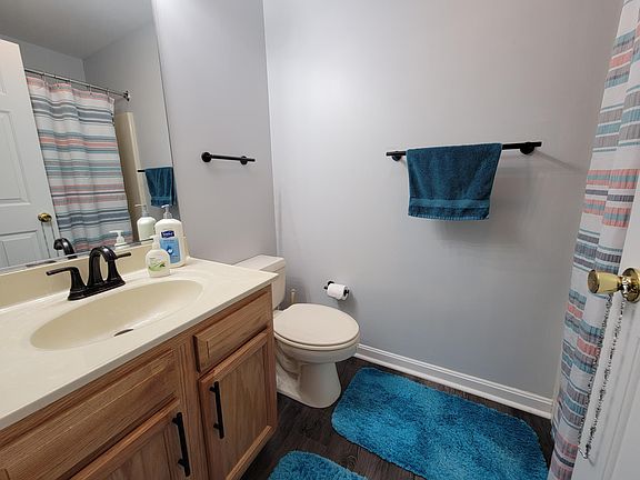 2nd image of 210 Teal Ct #210