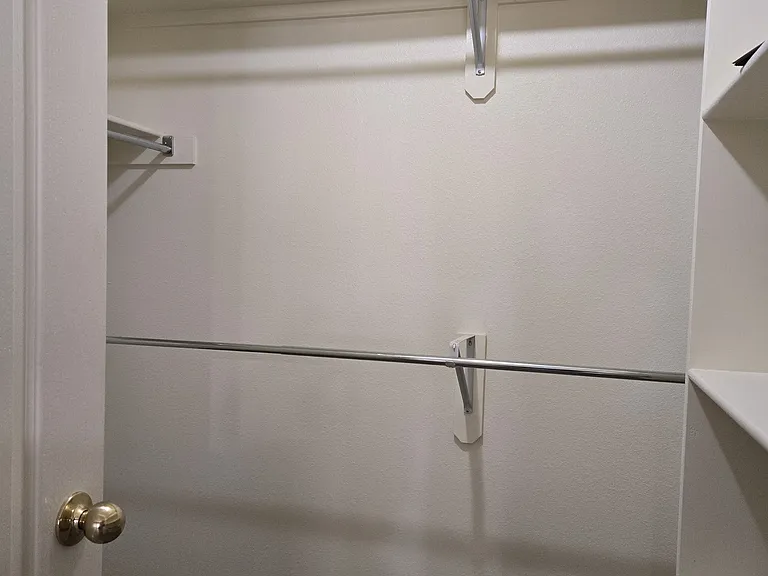 115 Valentina Dr — Photo 3