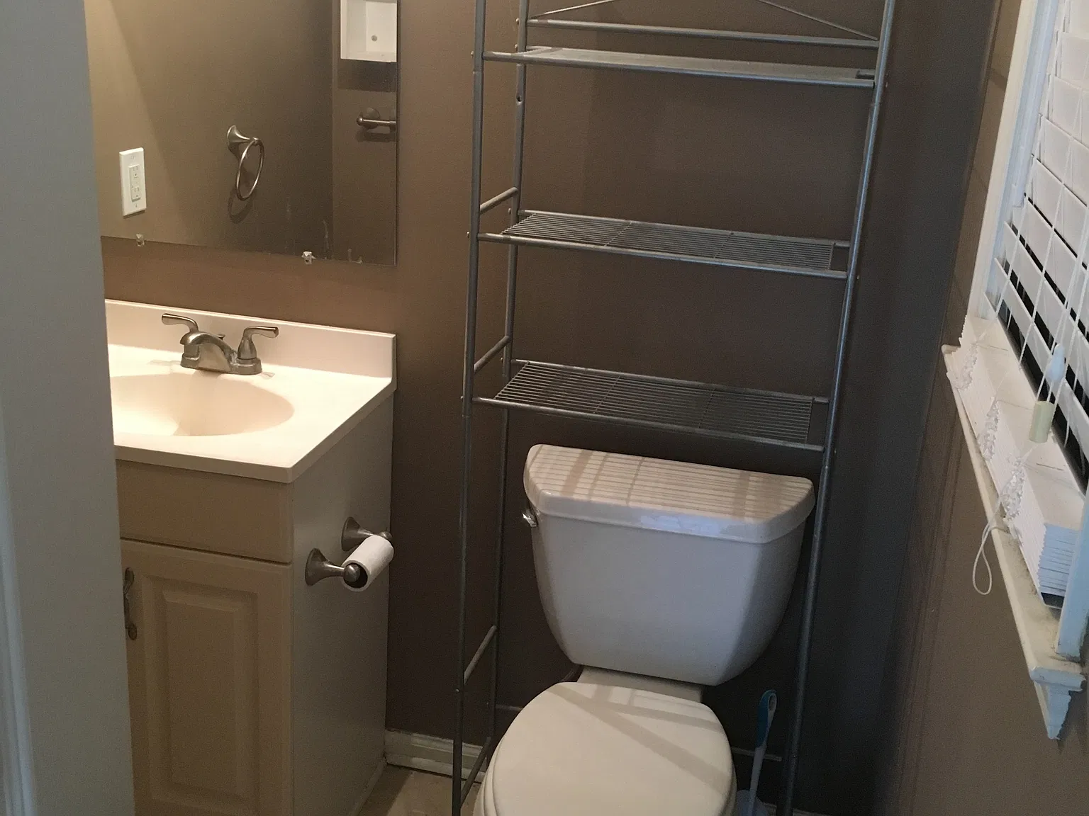 3 bed, 1800 sqft, $2,100 — Photo 3