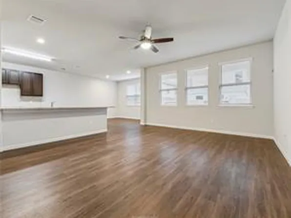 968 Rice Dr, Bryan, TX 77803