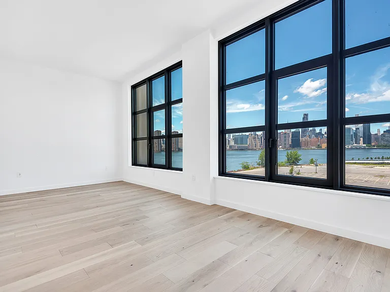 29 Huron St #4HW — Photo 2