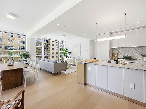 5th image of 250 25th St #11B