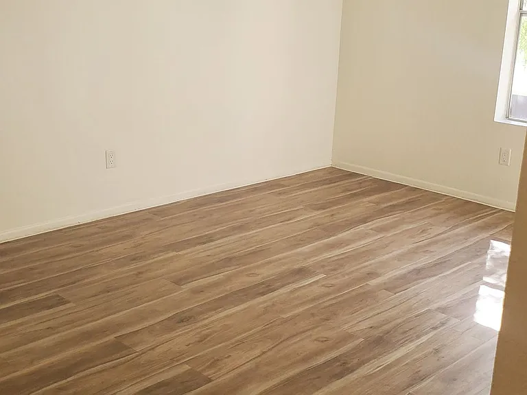 Sand Pebble Community *Renovated Units — Photo 53