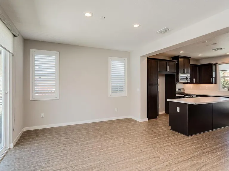 4821 Holden Dr — Photo 8