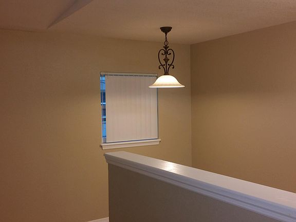 3rd image of 499 Garden Dr N