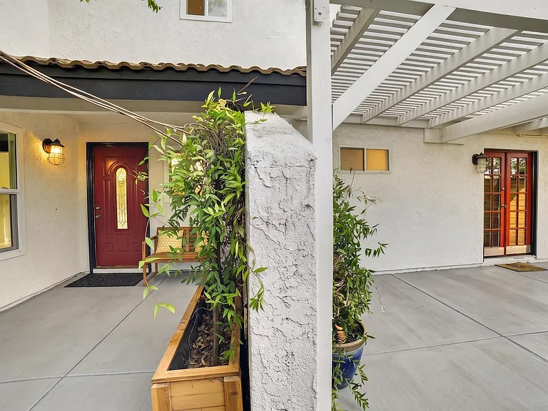 655 W Ontario Ave — Photo 69