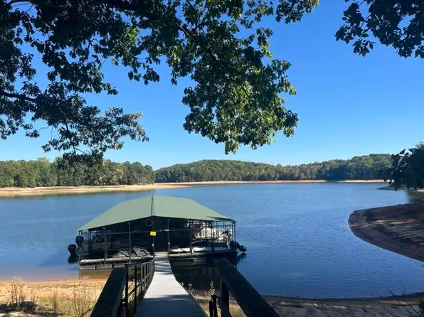 212 Riverlake Rd, Fair Play, SC 29643