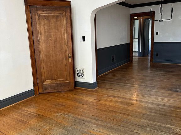 5th image of 5009 Murdoch Ave #2F