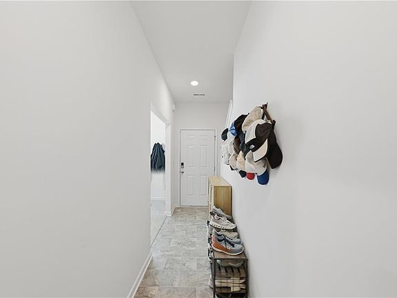 4th image of 2683 Paxton Pl