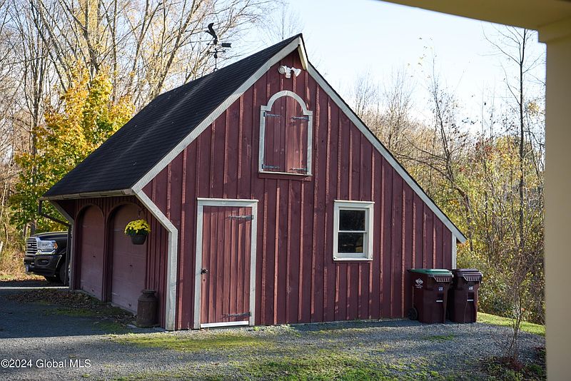 3rd image of 1349 Johnsonville Road