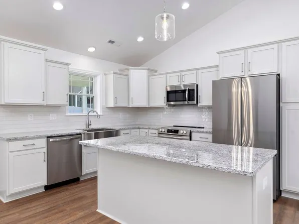 24 Alma Ann Ln, Waynesboro, VA 22980