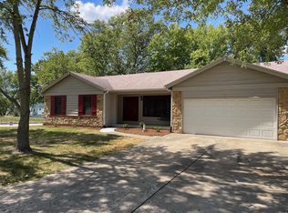 701 N Yosemite Ct, Saint Peters, MO 63376