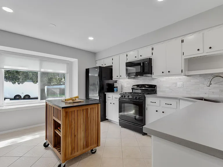 7902 Keneshaw Dr — Photo 14