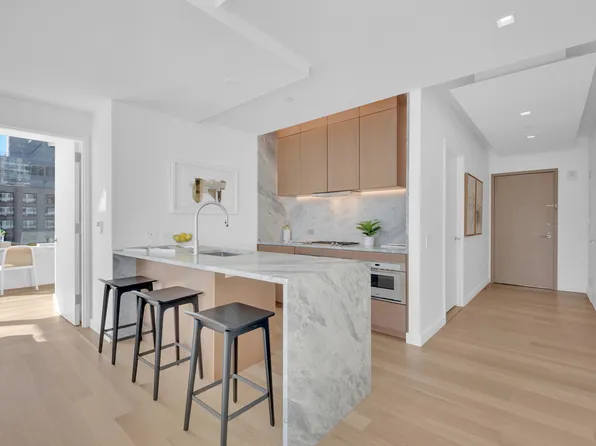 611 West 56th Street image 4 of 22