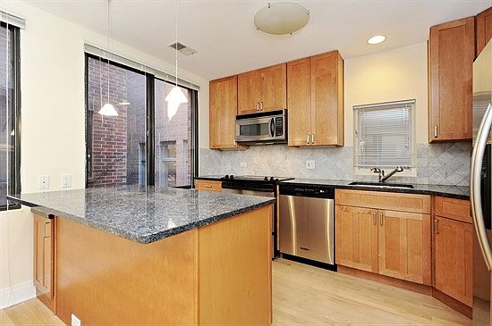 1st image of 1914 N Hudson Ave #3