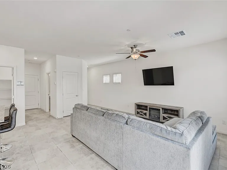 498 Canary Song Dr — Photo 4