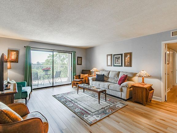 3rd image of 1825 Saint Julian Pl APT 8K