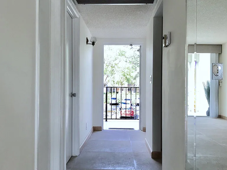 9330 Lagoon Pl #205 — Photo 31