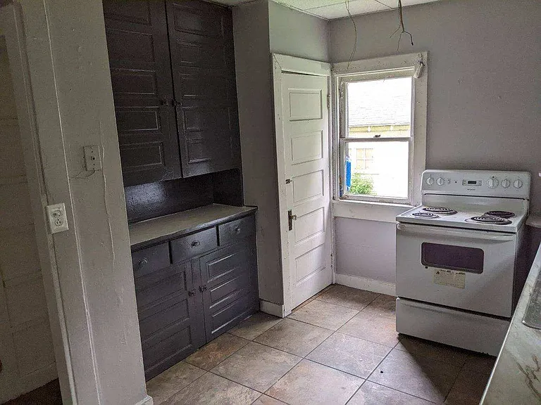 1249 Arbor Ave — Photo 3