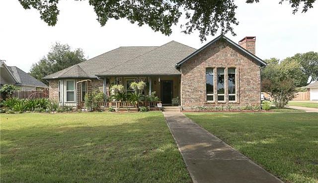 1st image of 3611 Lake Crest Dr